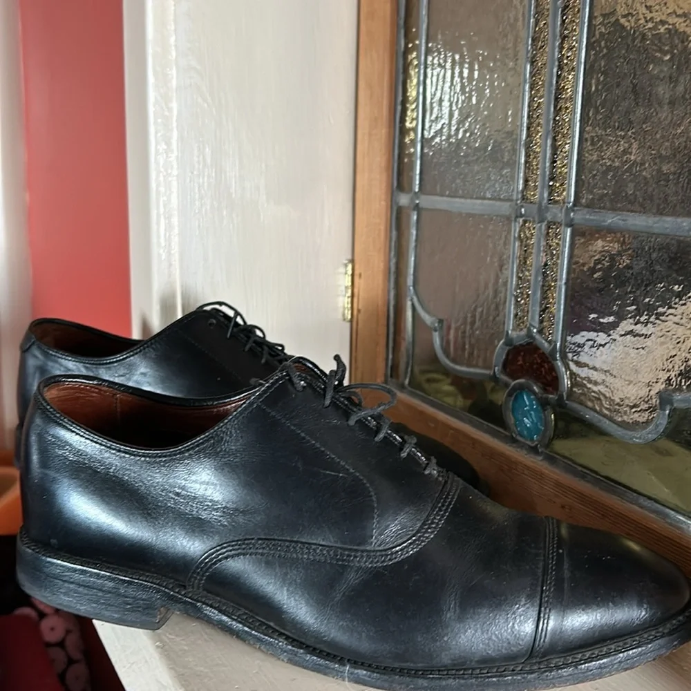 Allen Edmonds black Park Avenue leather oxfords. Size M 7.5